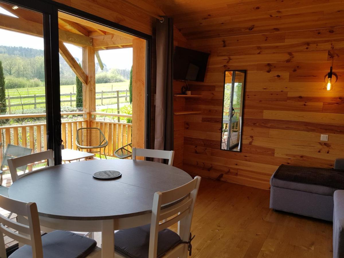 La Cabane Du Jardin Bongheat Bagian luar foto