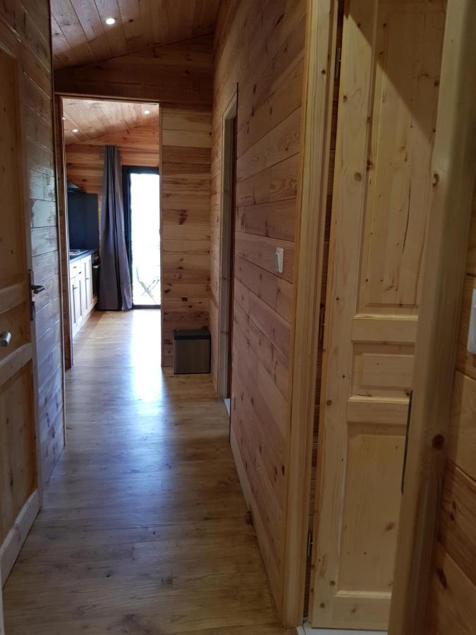 La Cabane Du Jardin Bongheat Bagian luar foto